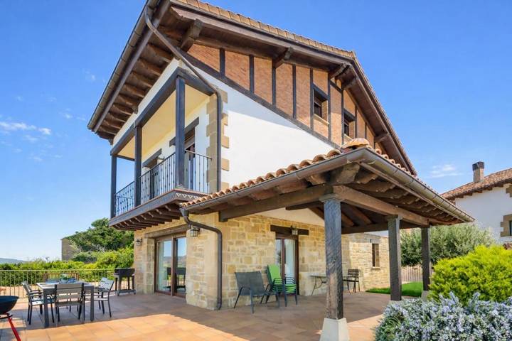Casa rural para 14 personas, con Balcón y Terraza además de Vistas al lago y Vistas en Navarra - 4