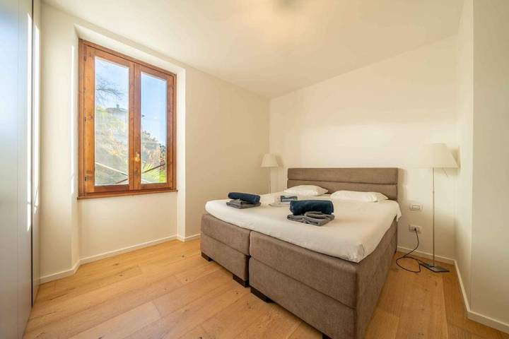 Ferienwohnung für 2 Personen, mit Ausblick und Seeblick sowie Garten in Brezzo di Bedero - 2