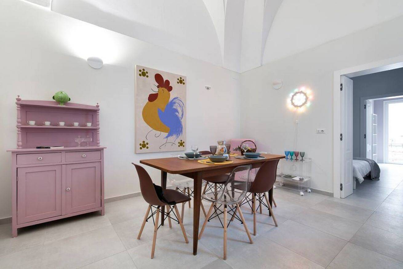 Entire apartment, Holiday apartment for 5 people with balcony/terrace in Lecce, Lecce Province