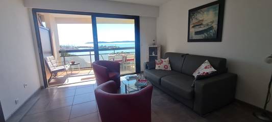 Gîte pour 4 personnes, avec balcon, adapté aux familles dans Casino De Sainte Maxime