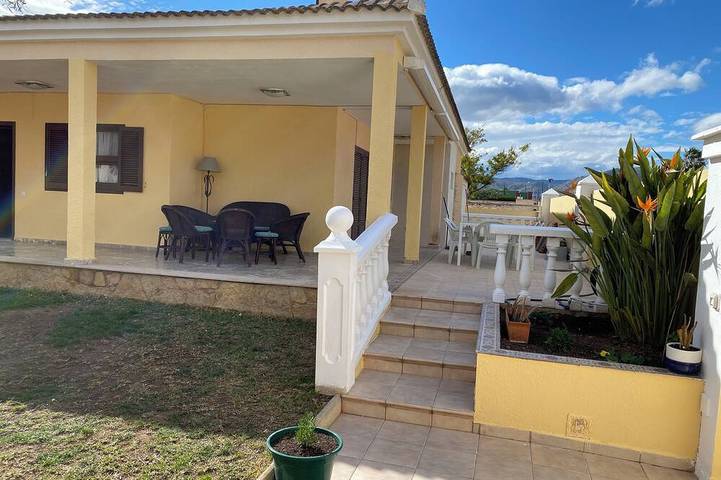 Villa pour 6 personnes, avec jardin ainsi que terrasse et piscine, animaux acceptés - 1
