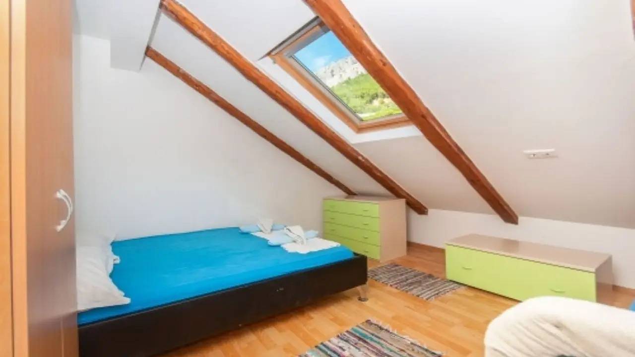 Ganze Ferienwohnung, Ferienwohnung für 9 Personen (90 m²) in Omiš in Plaža Lara, Omiš (Kroatische Adria)