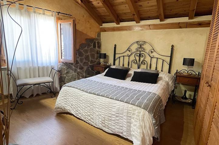 Gîte pour 8 personnes, avec Jacuzzi à Cistierna