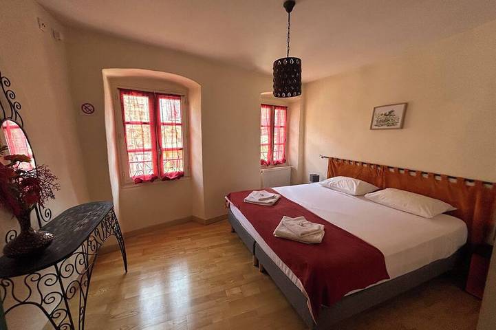 6 Bedroom Private vacation home in Brioude in Brioude, Haute-Loire