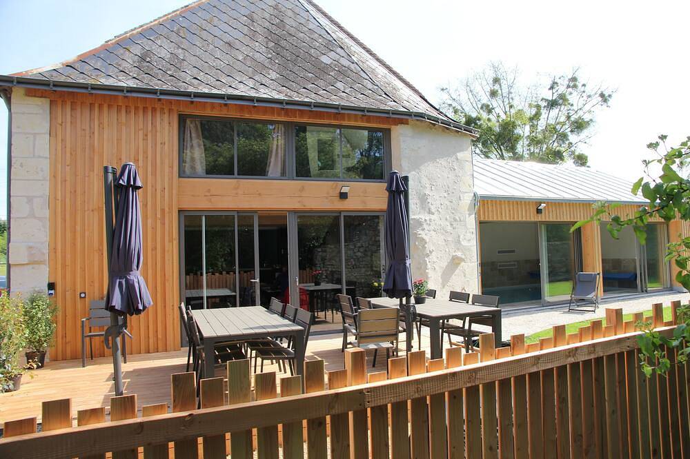 Gite l'Hermine, 15 pers, heated indoor pool, Rdc Pmr, enclosed garden in Azay-le-Rideau, Loire Valley