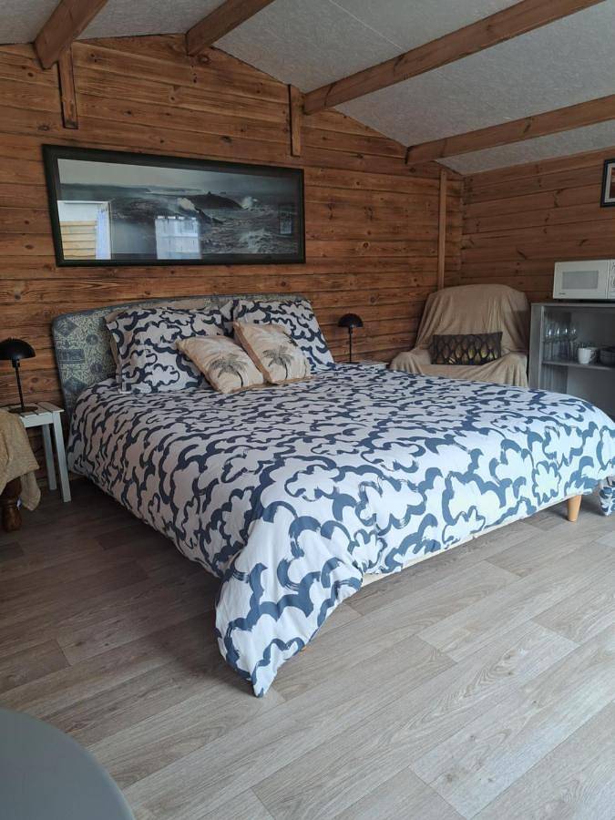 Location de vacances pour 3 personnes, avec Terrasse et Jardin à Saint-Lormel