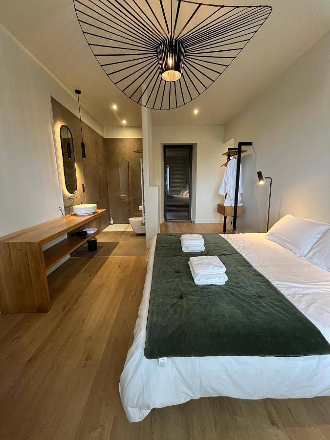 Location de vacances pour 2 personnes, avec Terrasse et Jacuzzi ainsi que Jardin et Piscine dans Castanet (Aveyron) - 3