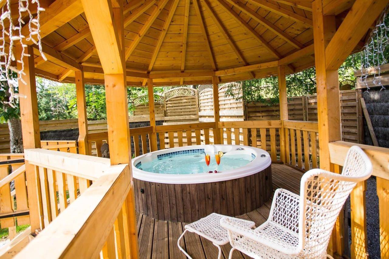 Domaine du Haut Jardin Hôtel & Chalets Spa Privé in Rehaupal, Saint-Dié-des-Vosges