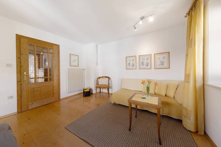 Appartamento intero, Appartamento 'Kreutnerbinderhof' con vista sulle montagne, terrazza privata e Wi-Fi in Novale di Sopra, Terlano