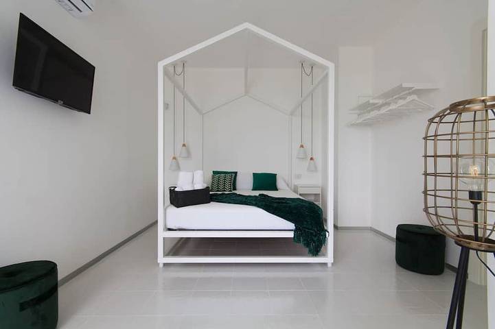 White Luxury Villa by LeDhome in Partinico, Provincia di Palermo