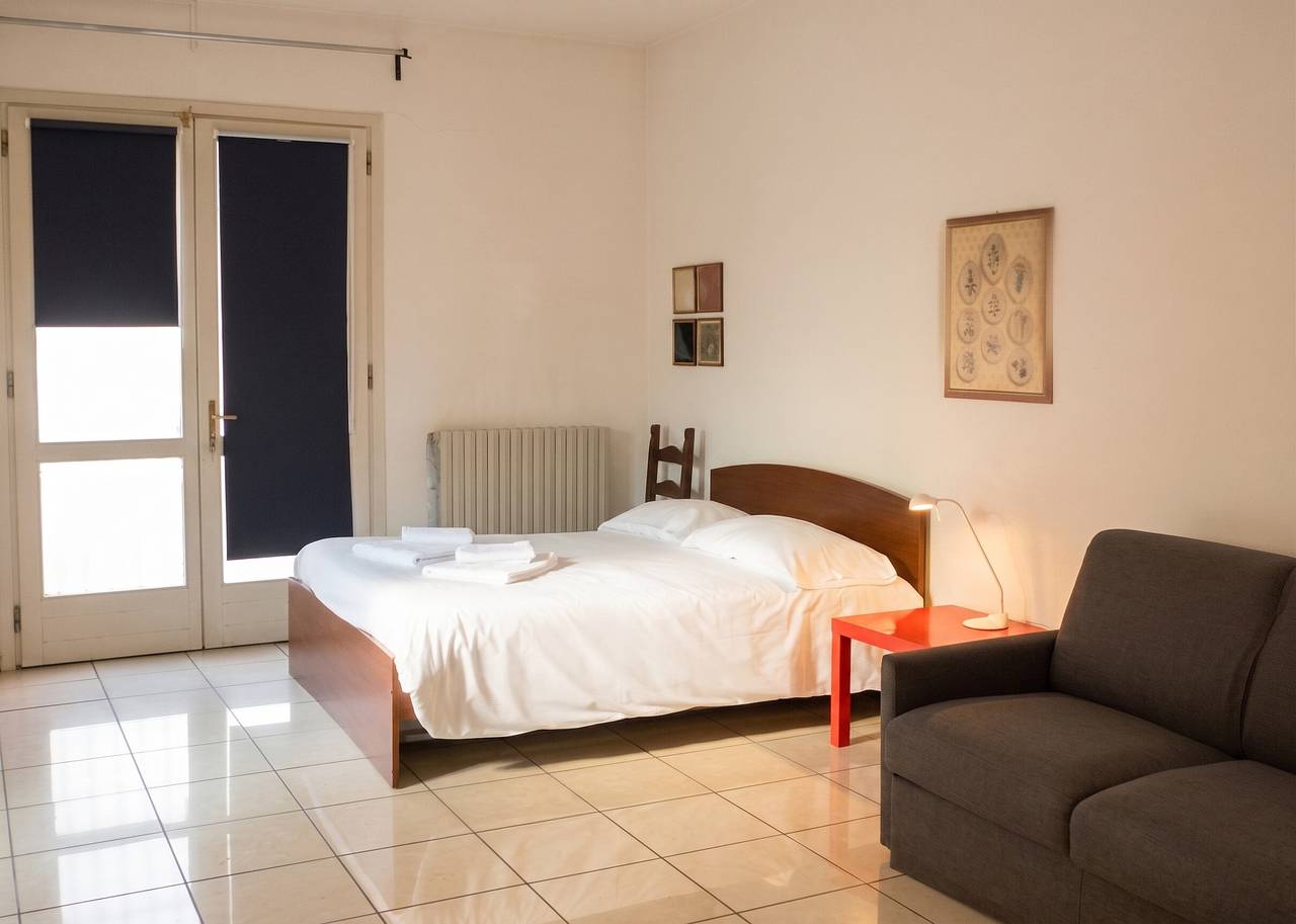 Gehele studio, Modern studio in Bologna met airconditioning 40 m² in Bologna, Provincie Bologna
