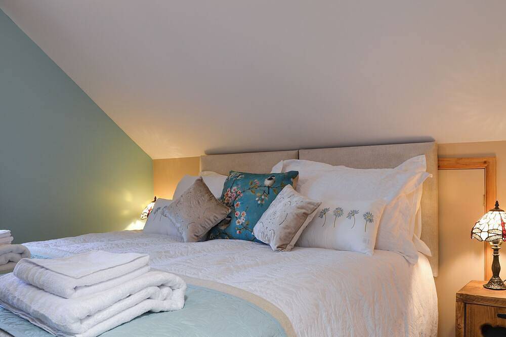 2 bedroom accommodation in Baswick, near Driffield in Brandesburton, East Riding of Yorkshire