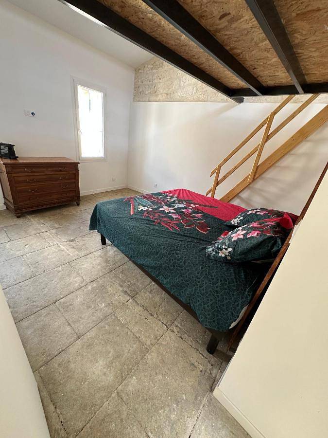 Double Room with Private Bathroom in Saint-Laurent-d'Aigouze, Côte d'Améthyste
