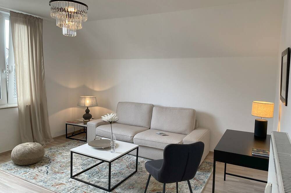 Ganze Wohnung, Moderne Ferienwohnung in Bad Salzuflen - Zentrale Lage & Wohlfühlkomfort in Bad Salzuflen, Kreis Lippe