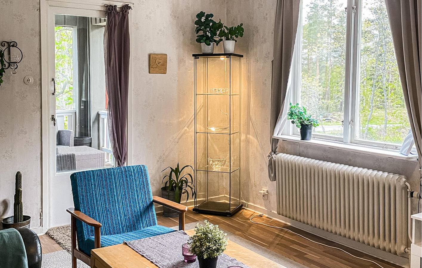 Hel semesterlägenhet, Lägenhet för 5 Personer med trädgård in Nybro