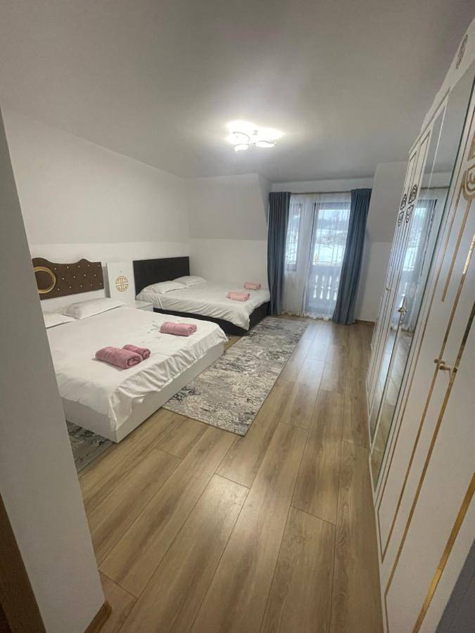 Gîte pour 4 personnes, avec Balcon et Terrasse ainsi que Jardin et Vue dans Breb - 4