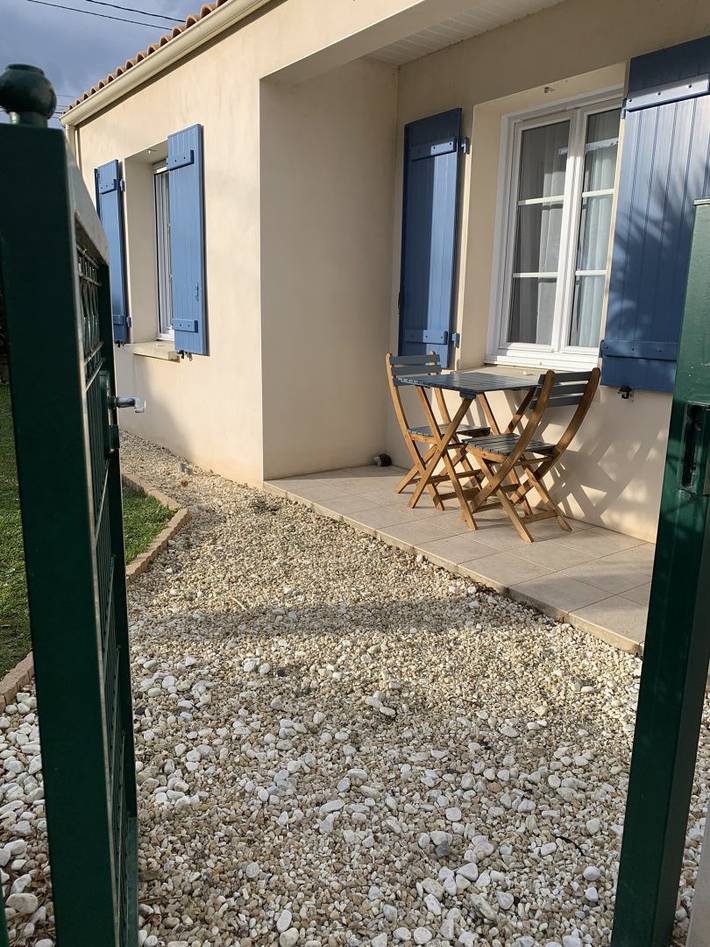 Gîte pour 4 personnes, avec terrasse et jardin