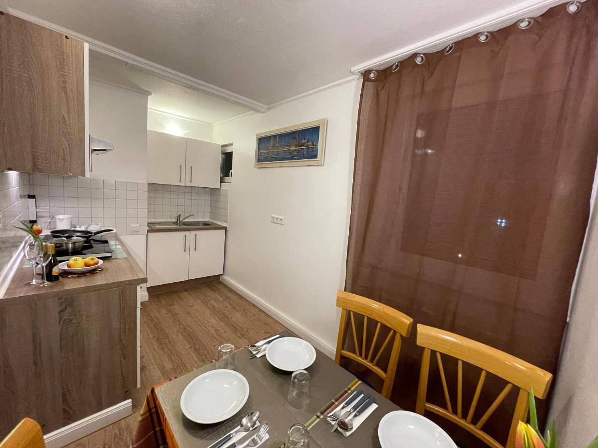 Geheel appartement, Three-Bedroom Apartment in Neuss, Rhein-Kreis Neuss