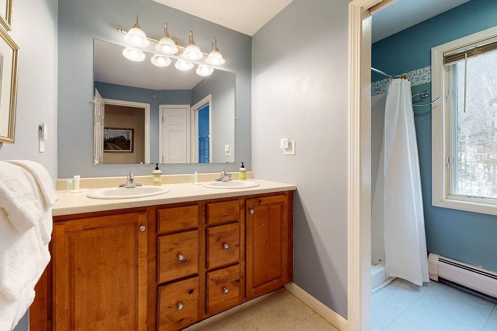 Cozy, Dog-Friendly Home with High-Speed Wifi & Deck in Jackson (NH), Mount Washington