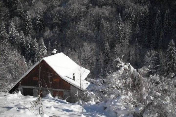 Gîte pour 8 personnes, avec jardin à Allemond - 4
