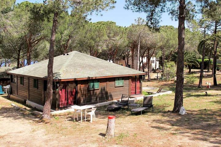 Agréable appartement dans une maison de vacances avec piscine, WIFI, TV, patio et animaux admis in Calvi, Région de Calvi