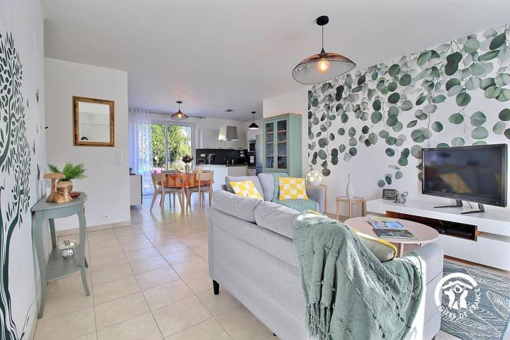 Gîte pour 4 personnes, avec Terrasse et Jardin à Péaule