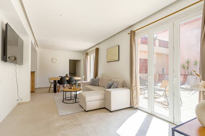Ferienwohnung für 6 Personen, mit Terrasse und Garten in Nizza
