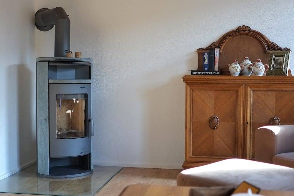 Ganze Wohnung, Ferienwohnung am Erzählkaffee - mit Kamin und Badewanne in Geilenkirchen, Rheinland