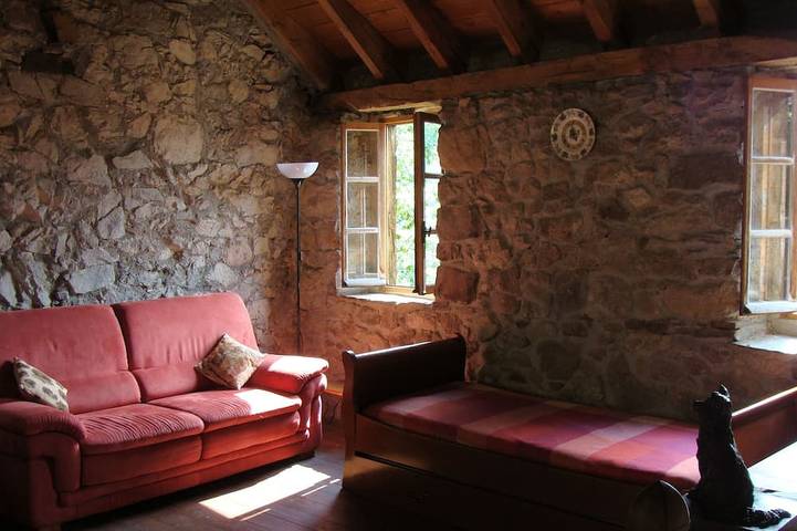 Location de vacances pour 2 personnes, avec jardin et terrasse à Oust - 4