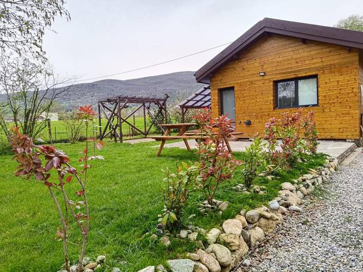 Chalet pour 5 personnes, avec jardin ainsi que terrasse et vue