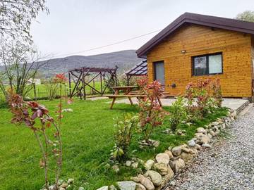 Maison de campagne pour 5 personnes, avec vue ainsi que terrasse et jardin dans Chevrier