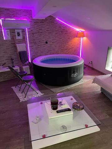 Gîte pour 3 personnes, avec jacuzzi à Hagondange
