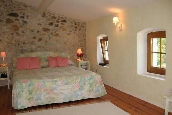 Location de vacances pour 8 personnes, avec jardin et terrasse à Valvignères - 2