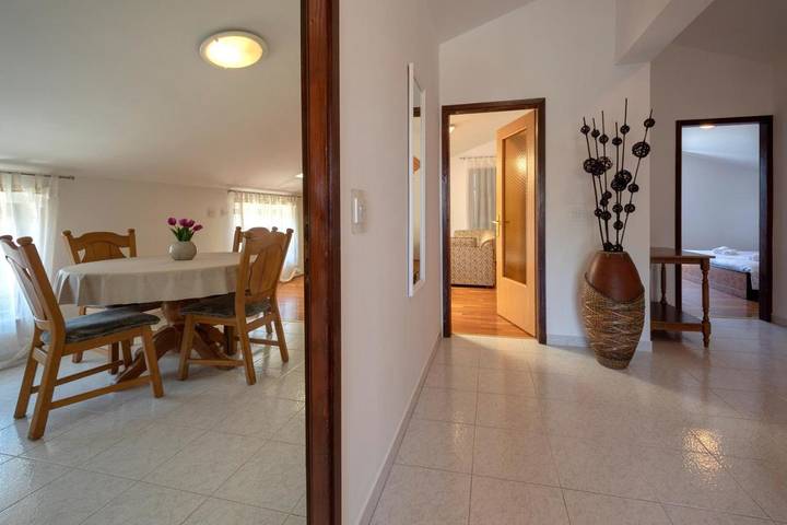 Ferienwohnung für 5 Personen, mit Garten und Ausblick