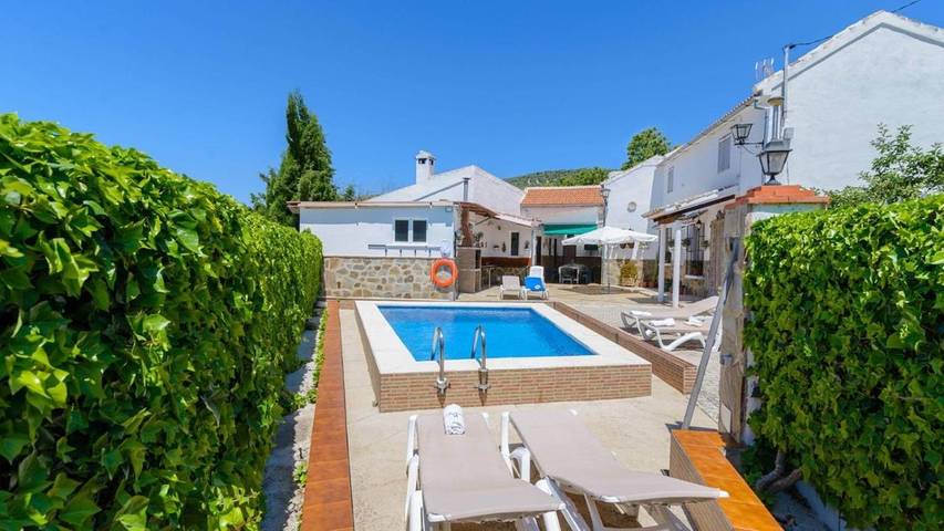 Casa rural para 11 personas, con Terraza y Piscina en Villanueva de Algaidas