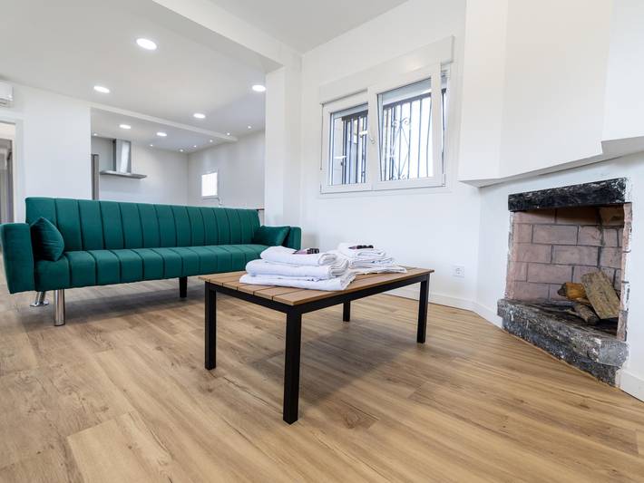 Casa de vacaciones para 10 personas, con jardín además de terraza y piscina - 1