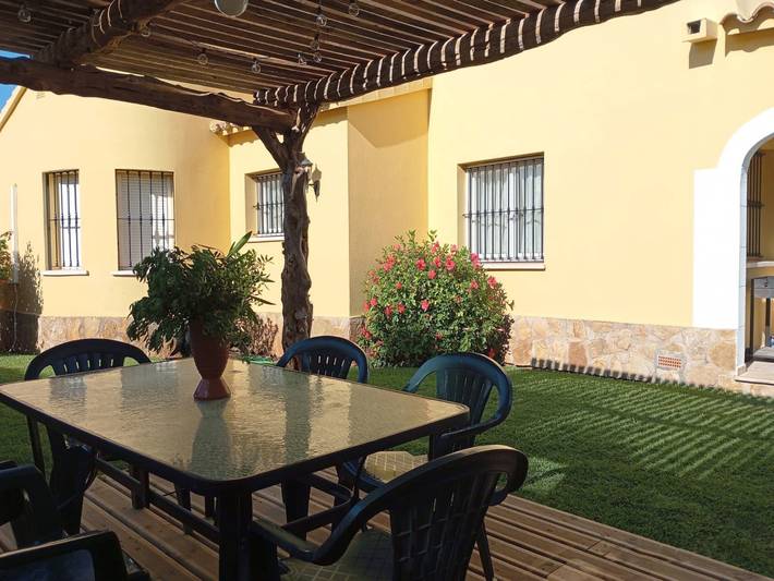 Ferienhaus für 6 Personen, mit Terrasse und Garten an der Costa Blanca - 4