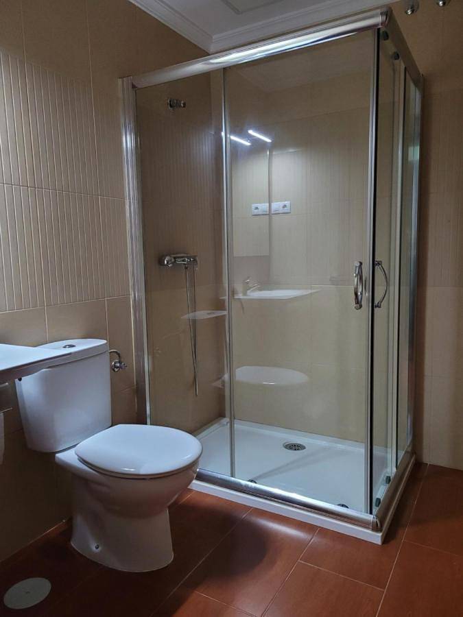 La Casa del Lago Castiñeiras refugio para familias y amigos in Vilaboa, Costa de Galicia