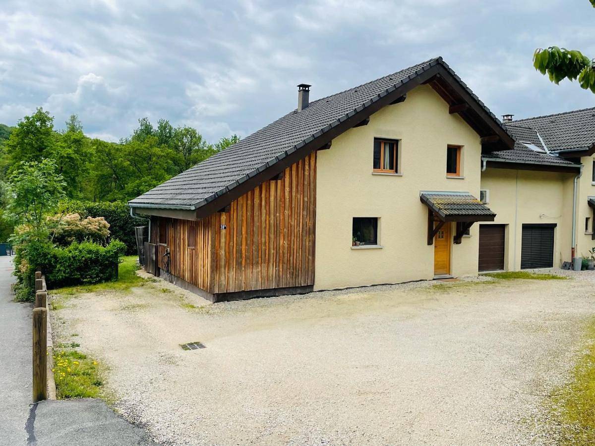 Appartement de vacances entier, 2 Chambres chez l'habitant cosy 20 minutes Annecy in Contamine-Sarzin, Région de Saint-Julien-en-Genevois