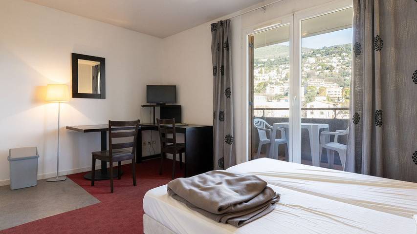Studio pour 2 personnes, avec piscine et balcon à Grasse