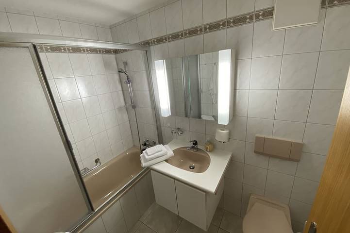Ganze Wohnung, Gemütliches Apartment mit Terrasse in Leukerbad, Leukerbad & Umgebung