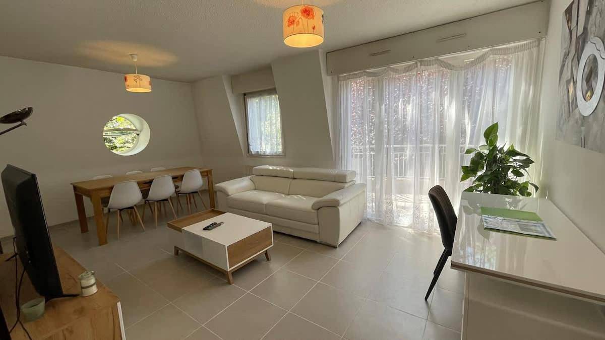 Appartement entier, Le Bois Gentil - Grand appartement familial, proche de Genève et du Palexpo in Saint-Julien-en-Genevois, Région de Saint-Julien-en-Genevois