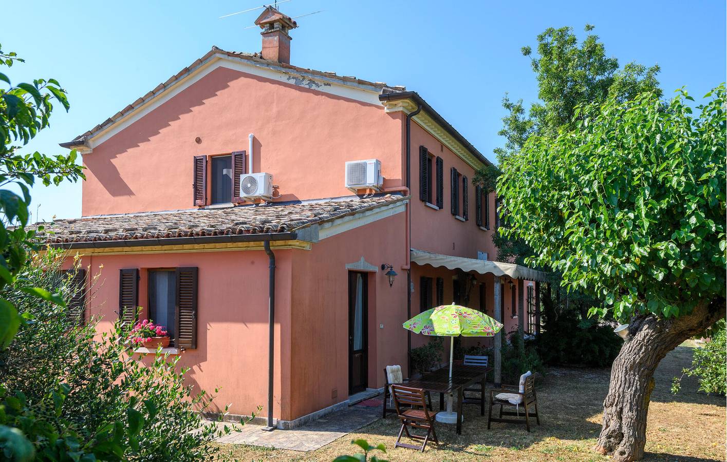 Ferienhaus für 12 Personen mit Garten in Urbania, Valle del Metauro