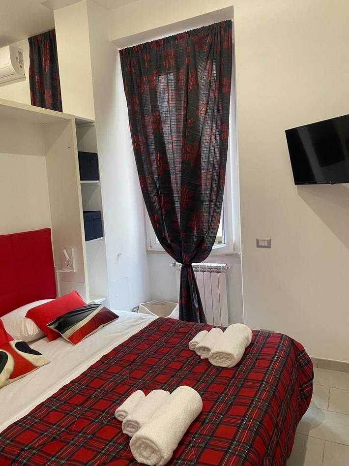 Geheel appartement, Appartement 'La Perla Del Colosseo' met wifi en airconditioning in Centrum van Rome, Rome