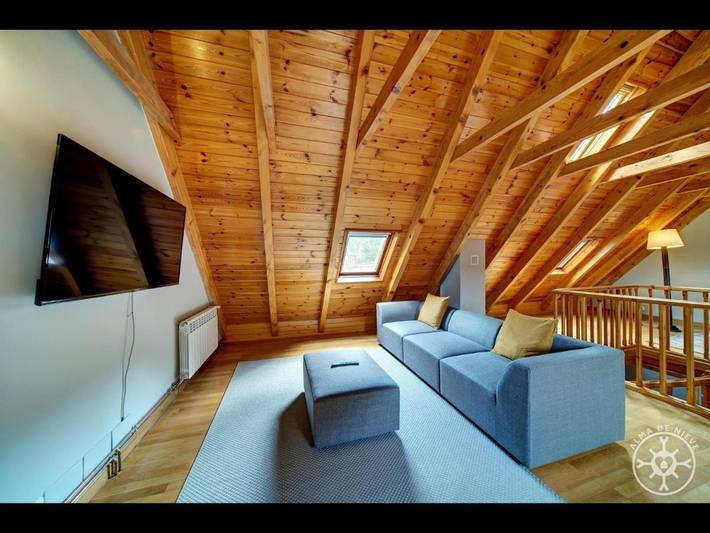 Location de vacances pour 14 personnes, avec vue et terrasse dans Arties - 2