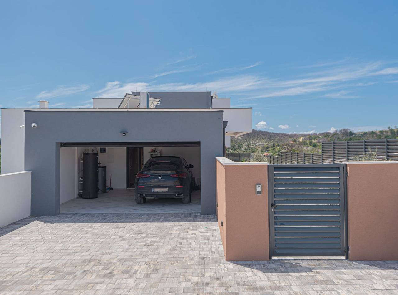 Four Bedroom Villa Šimun Zaton with Sea View and Private Pool in Raslina, Šibenik-Knin