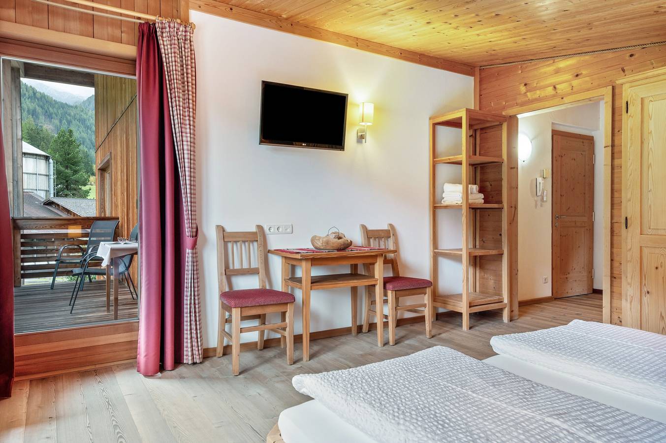 Zimmer 'Naturidyll Mitterbach 4' mit Bergblick, Gemeinschaftsgarten und Wi-Fi in Weissenbach (Ahrntal), Ahrntal
