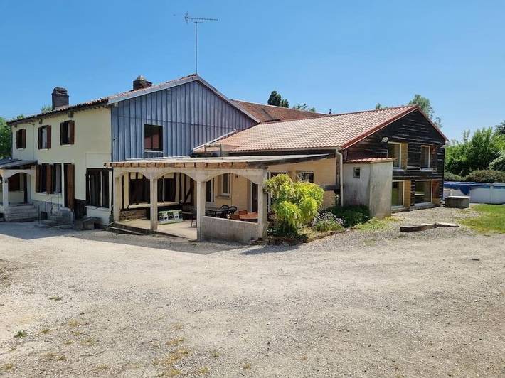 Location de vacances pour 10 personnes, avec terrasse et jardin, animaux acceptés dans Lac d'Amance - 2