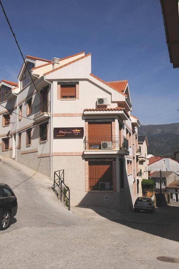 Apartamento para 4 personas, con Balcón además de Terraza y Vistas en La Adrada