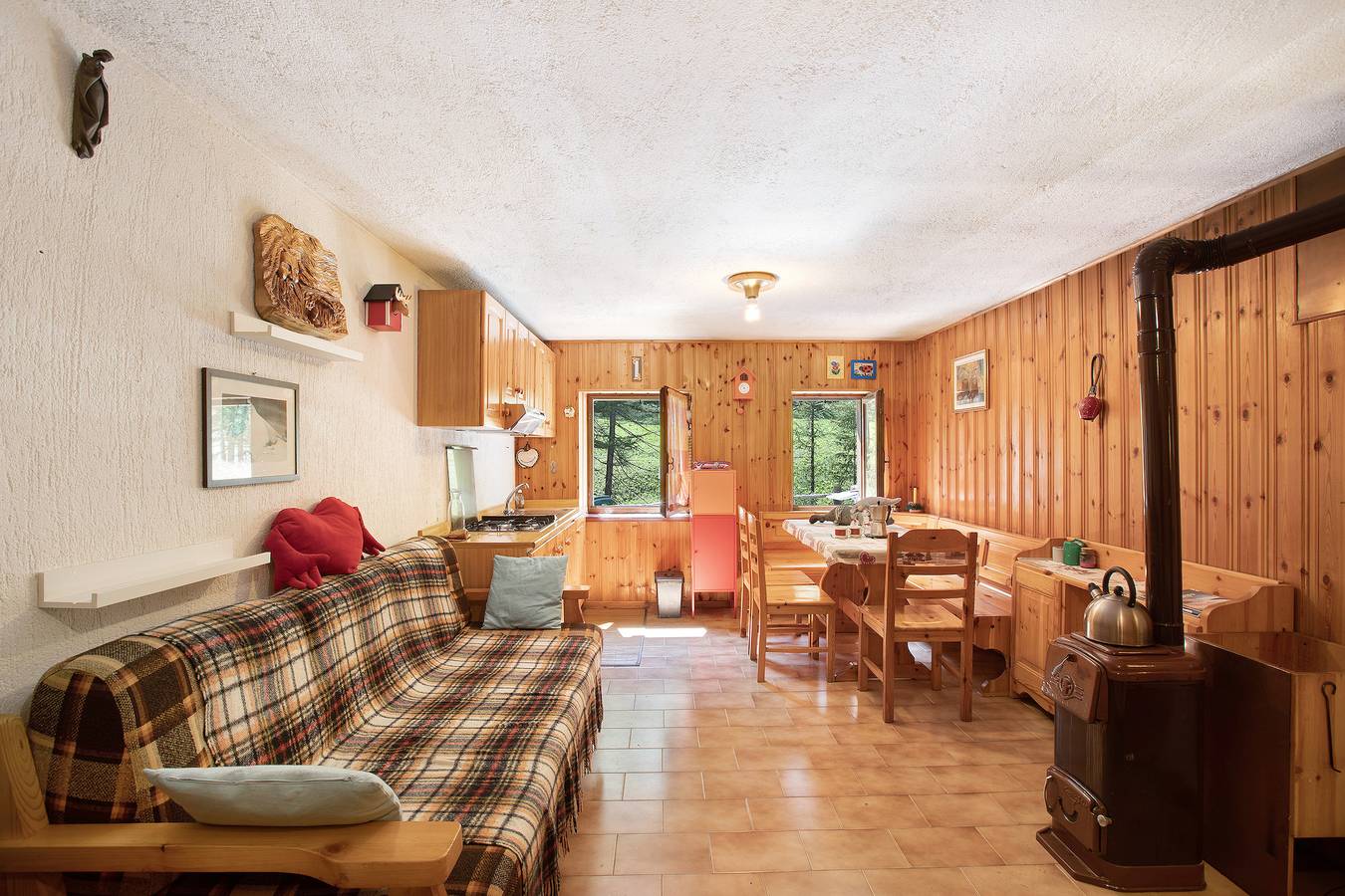 Appartement entier, Studio de vacances 'Lo Peiglo' avec vue sur les montagnes et jardin in Gerbelle, Comune di Valgrisenche